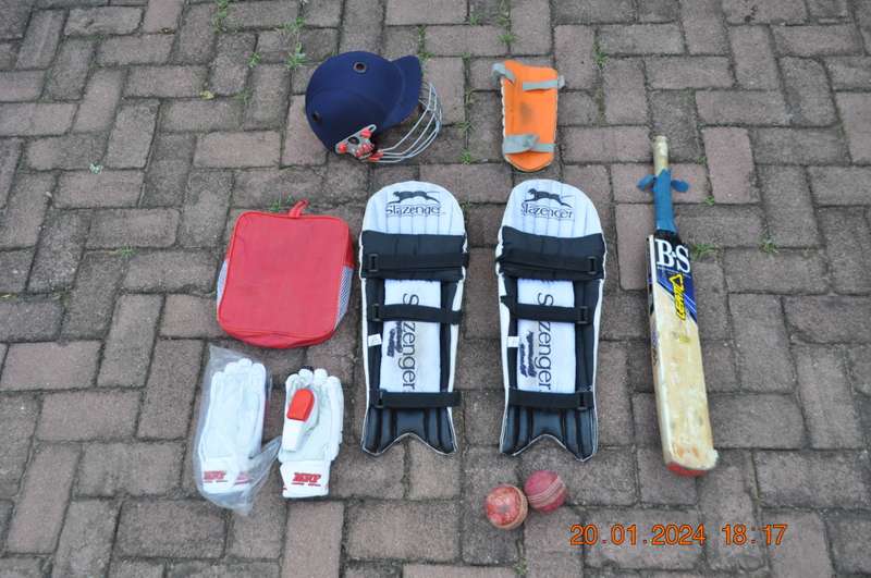 Junior Cricket Kit