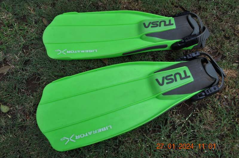 Tusa Liberator X Scuba Fins Size Small (adjustable straps)