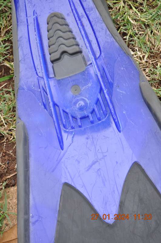 Scubapro Scuba Fins Size 6-7