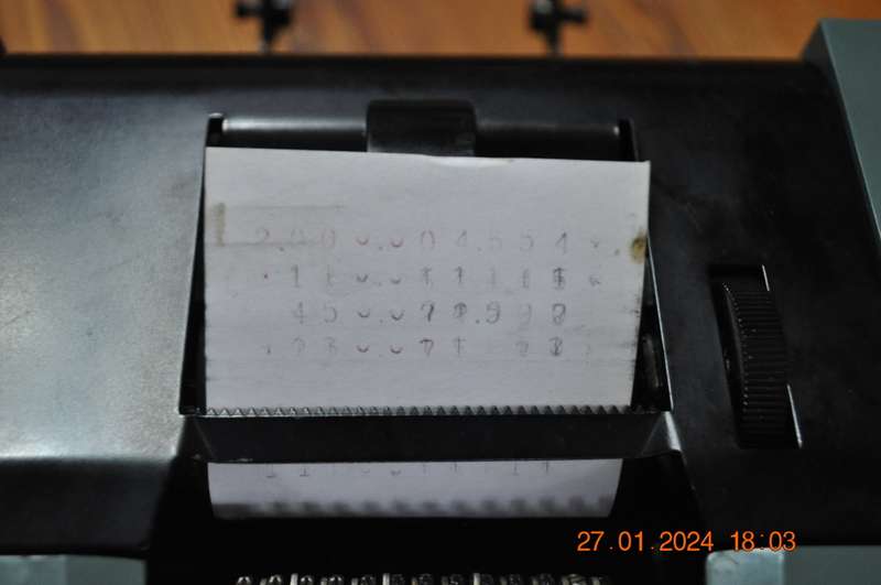 Vintage 1960s Olivetti Hand Crank Adding Machine