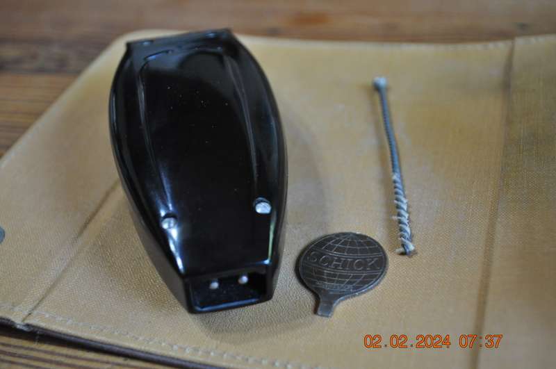 Vintage 1940s Schick Electric Shaver (not working)