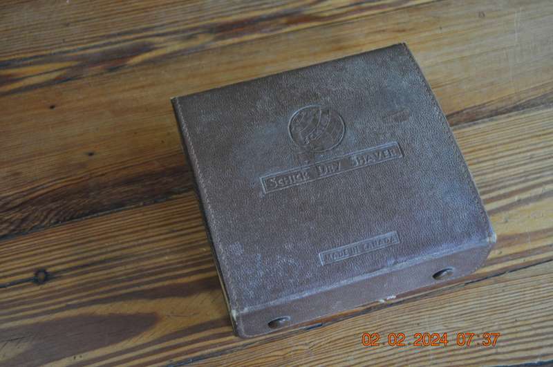 Vintage 1940s Schick Electric Shaver (not working)