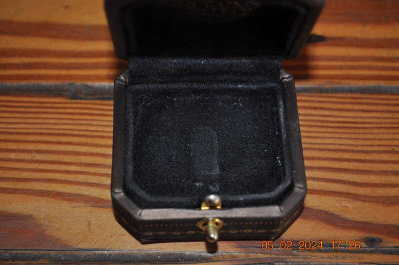 Browns The Diamond Store Chain Or Pendent Box