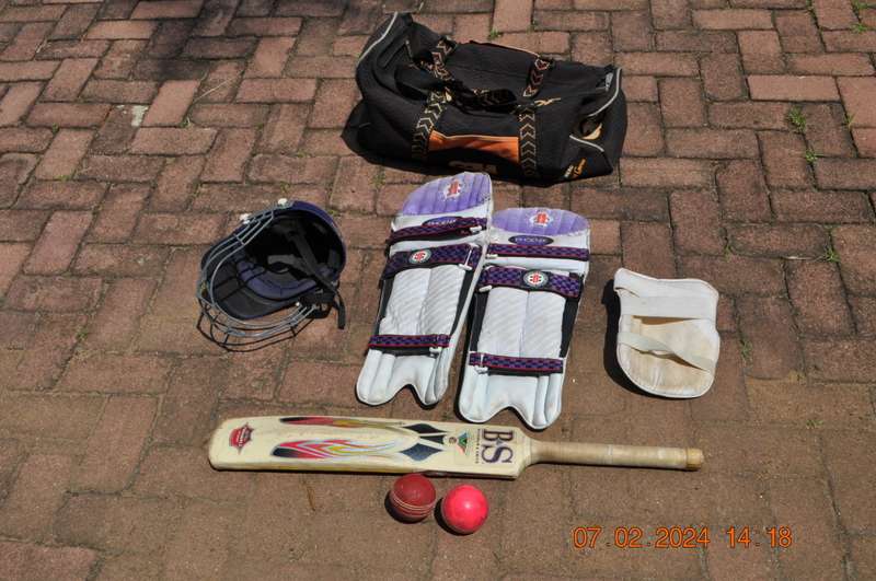 Youth Cricket Kit BS size 6 Bat