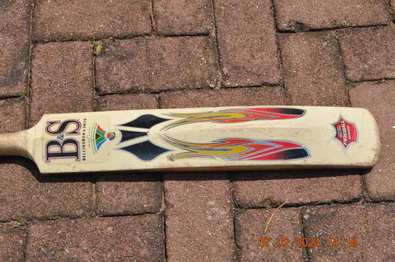 Youth Cricket Kit BS size 6 Bat