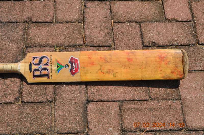 Youth Cricket Kit BS size 6 Bat