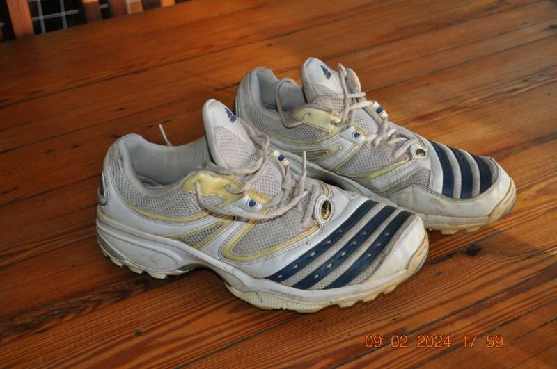 Adidas Cricket Shoes Size (11  UK)