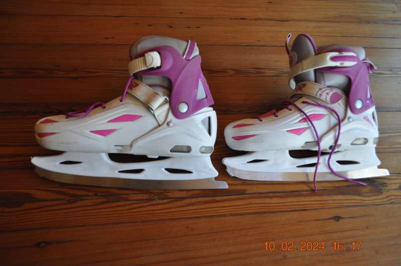 SFR Ice Skates (size 3  6)