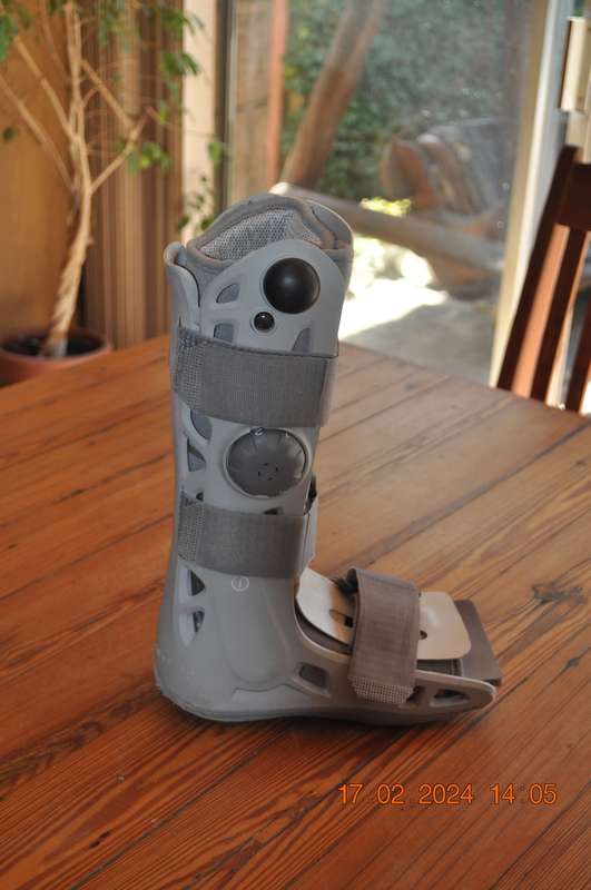 Aircast Moon Boot Size Small