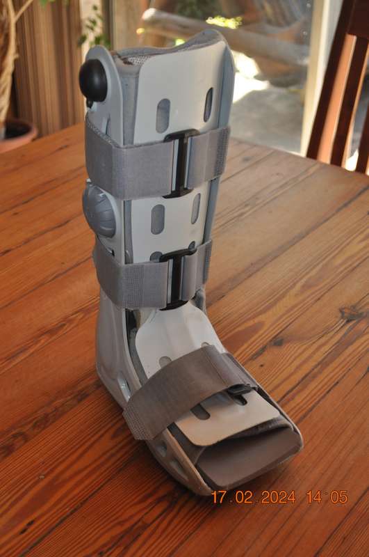 Aircast Moon Boot Size Small
