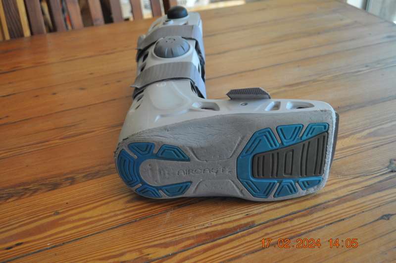 Aircast Moon Boot Size Small