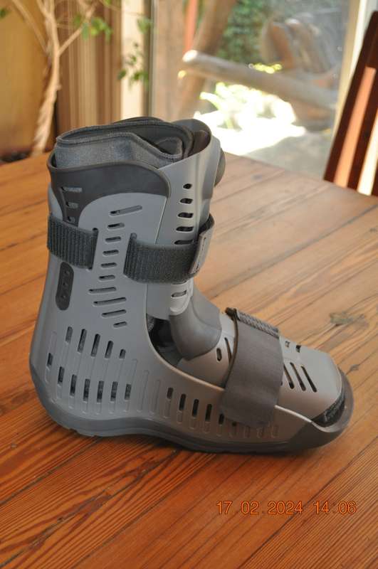 Ossur Short Moonboot Size Large