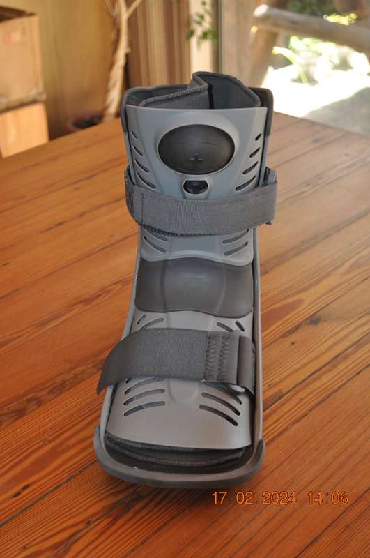 Ossur Short Moonboot Size Large