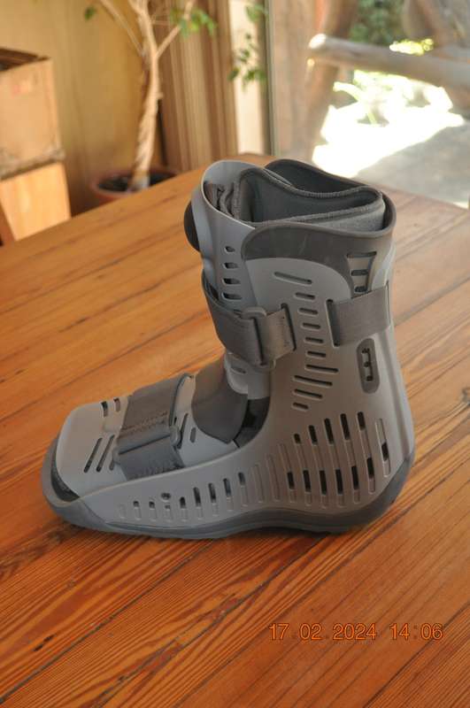 Ossur Short Moonboot Size Large