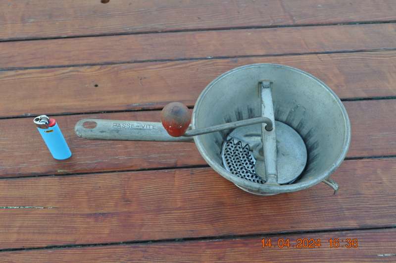 Vintage Passe-Vite Food Ricer Masher Strainer