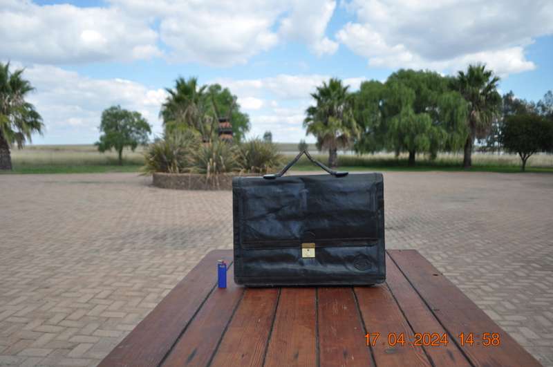 Vintage Leather Innovations Carry Bag