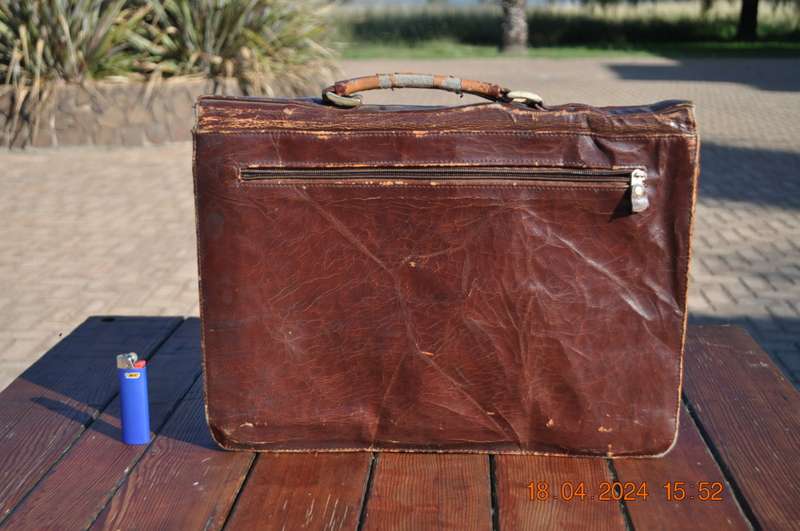 Vintage Lilly K Leather Look Carry Bag