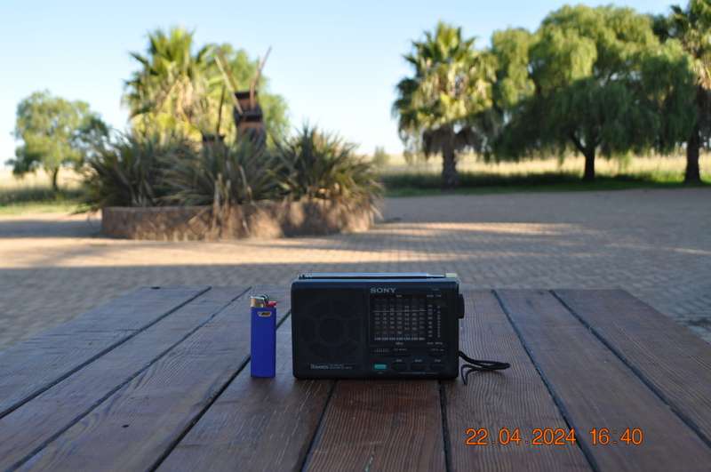 Vintage Sony 9 Band Radio