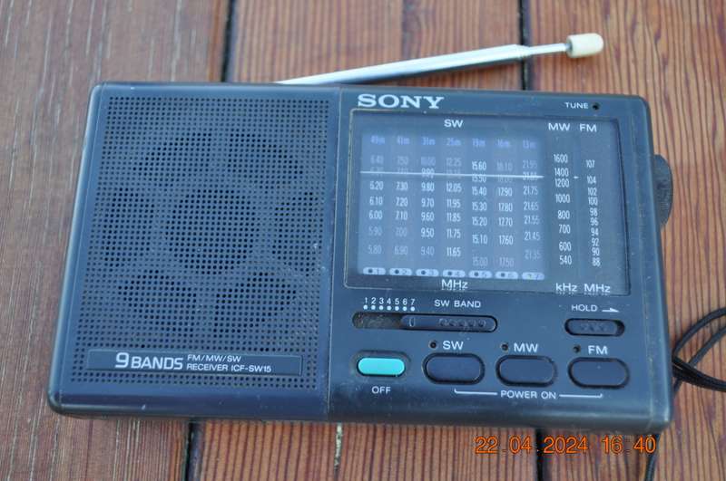 Vintage Sony 9 Band Radio