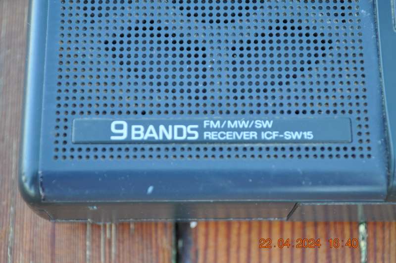 Vintage Sony 9 Band Radio