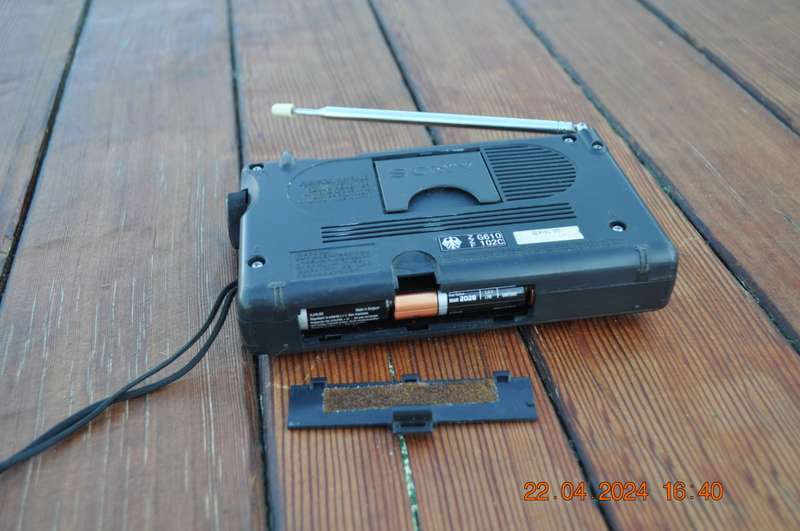 Vintage Sony 9 Band Radio