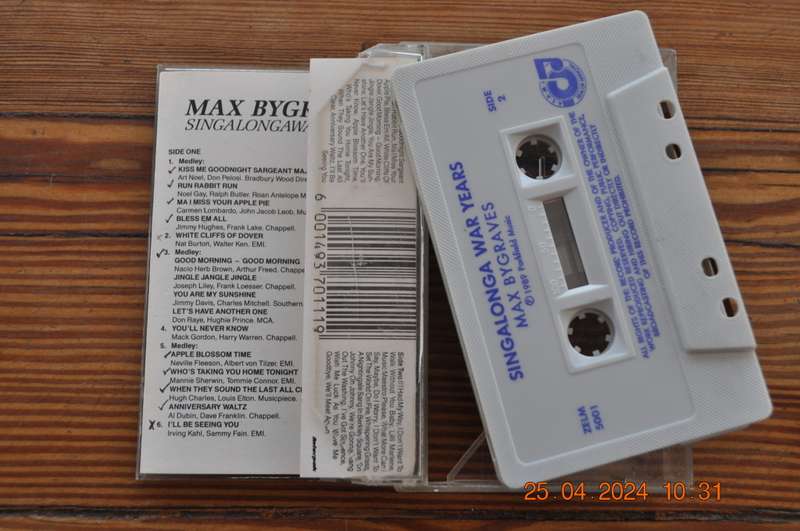 Max Bygraves - Singalongawayears (Cassette)