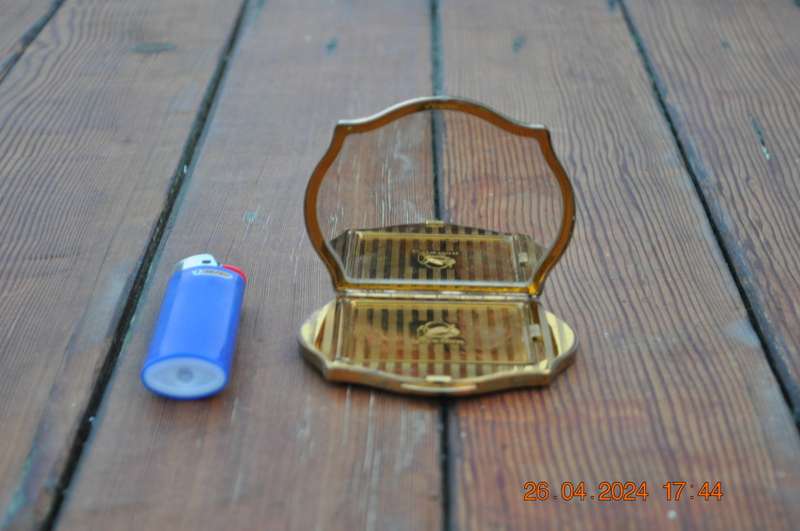 Vintage Fratton Powder Compact