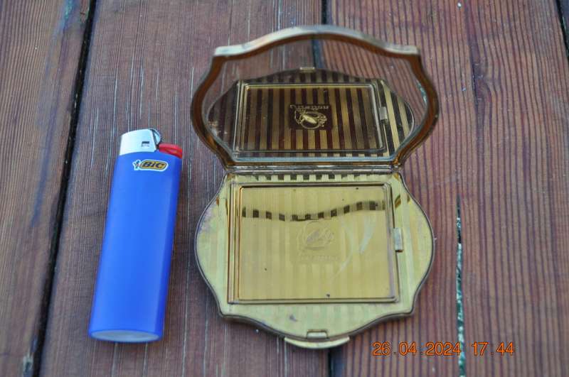 Vintage Fratton Powder Compact