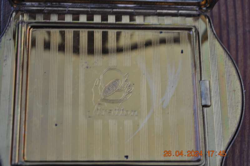 Vintage Fratton Powder Compact