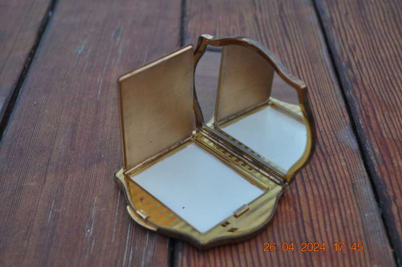 Vintage Fratton Powder Compact