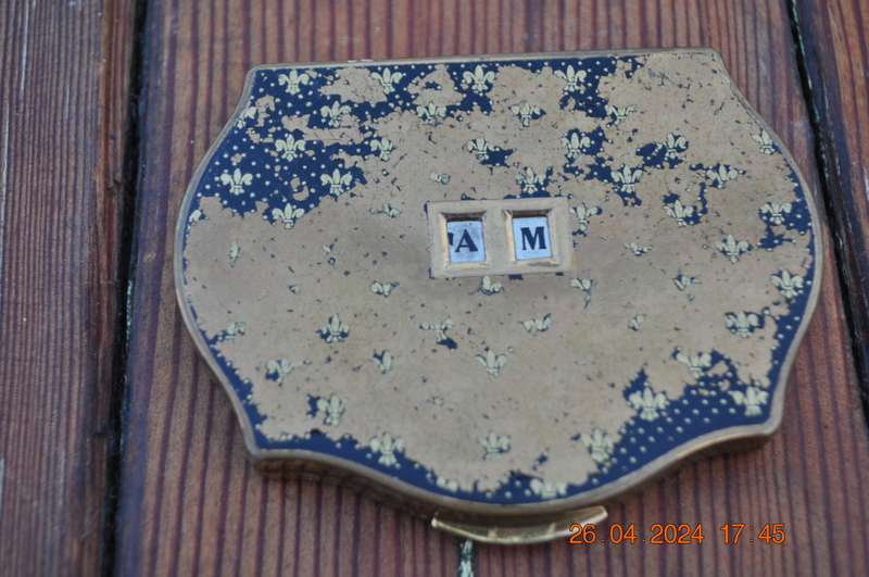 Vintage Fratton Powder Compact