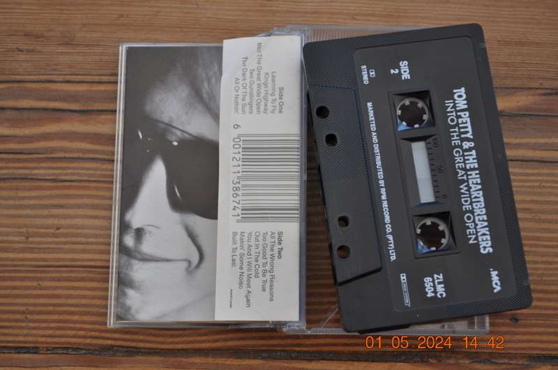 Tom Petty & The Heartbreakers - Into The Great Wide Open (Cassette)