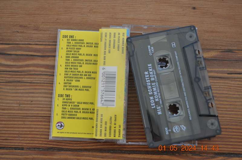 Leon Schuster - Hie` Kommie Bokke! (Cassette)