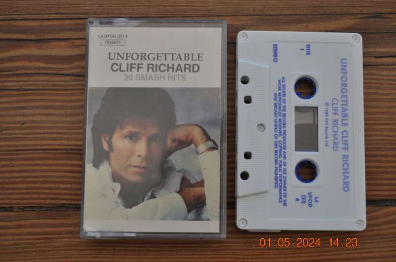 Cliff Richard - Unforgettable : 30 Smash Hits (Cassette)