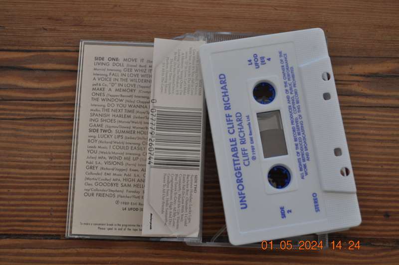 Cliff Richard - Unforgettable : 30 Smash Hits (Cassette)