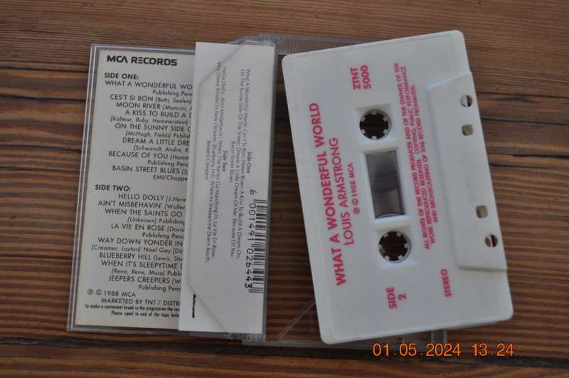 Louis Armstrong - What A Wonderful World (Cassette)
