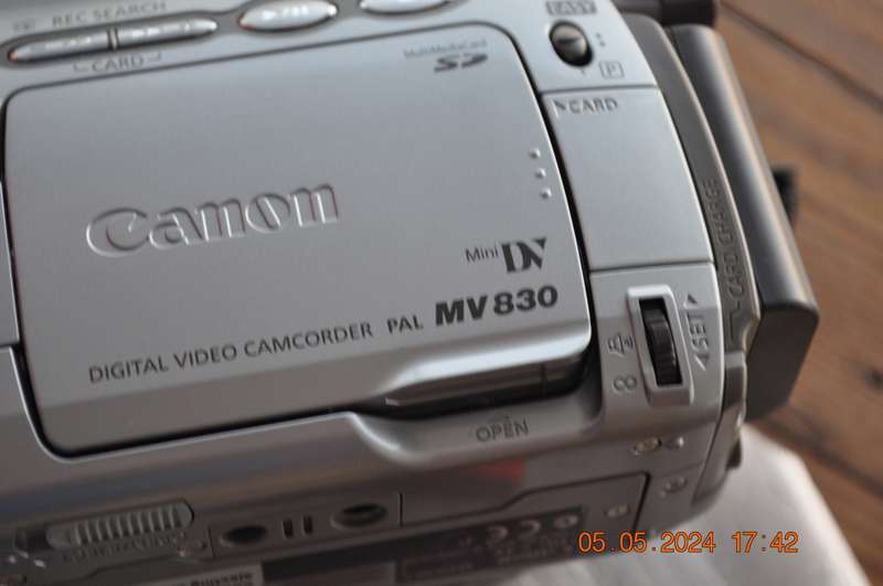 Canon Mini DV Digital Video Camera (like new)