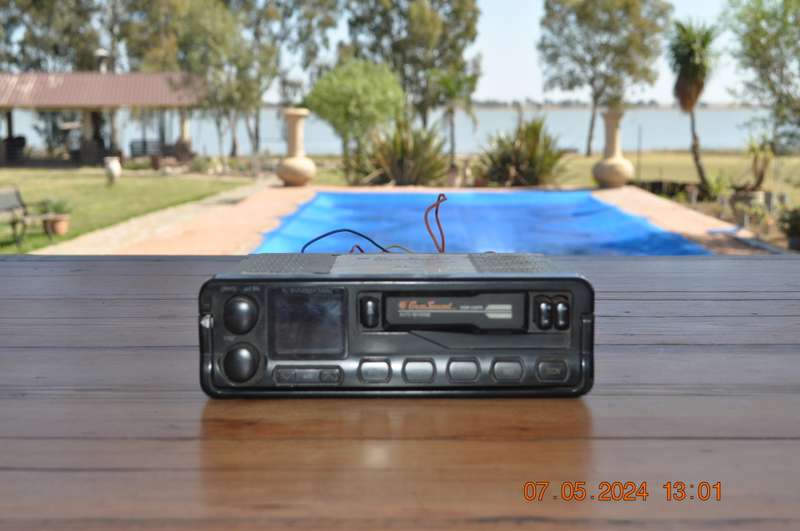 Vintage Gem Sound Car Radio (selling as is)