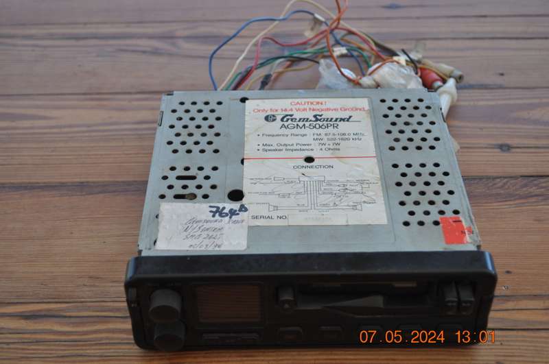 Vintage Gem Sound Car Radio (selling as is)