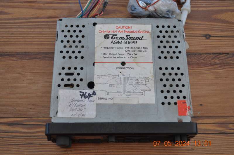 Vintage Gem Sound Car Radio (selling as is)