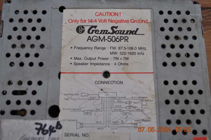 Vintage Gem Sound Car Radio (selling as is)