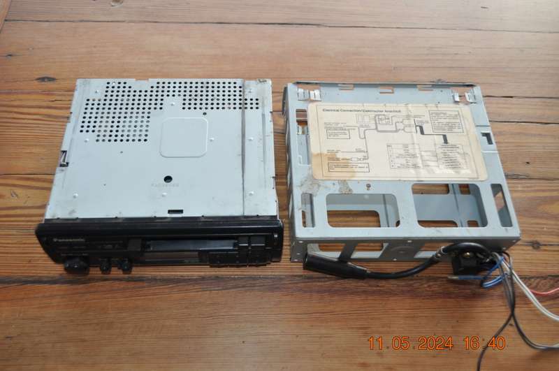 Vintage Panasonic H04 Car Radio Cassette