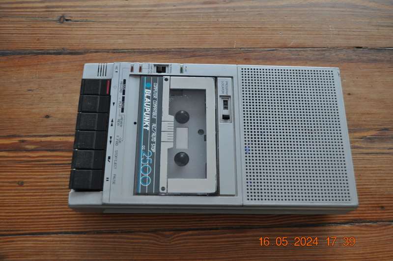 Vintage Blaupunkt cc2500 Portable Cassette Player (selling as is)