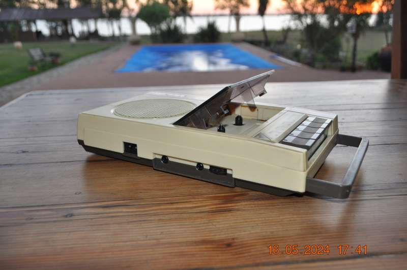 Vintage Blaupunkt CTR Portable Cassette Player (selling as is)