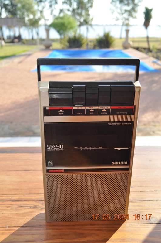Old School Philips Cassette Player (needs belts)