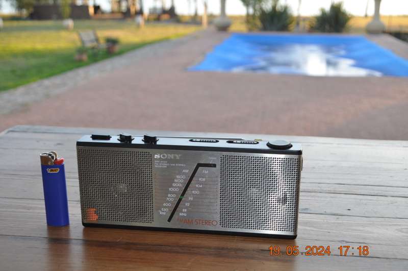 Vintage Sony Stereo Transistor Portable Radio