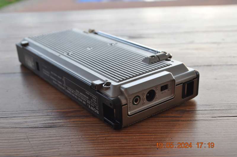 Vintage Sony Stereo Transistor Portable Radio