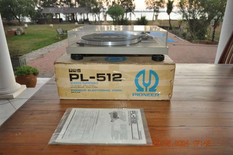 Pioneer PL-512 Turntable