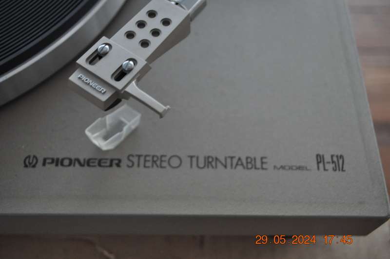 Pioneer PL-512 Turntable