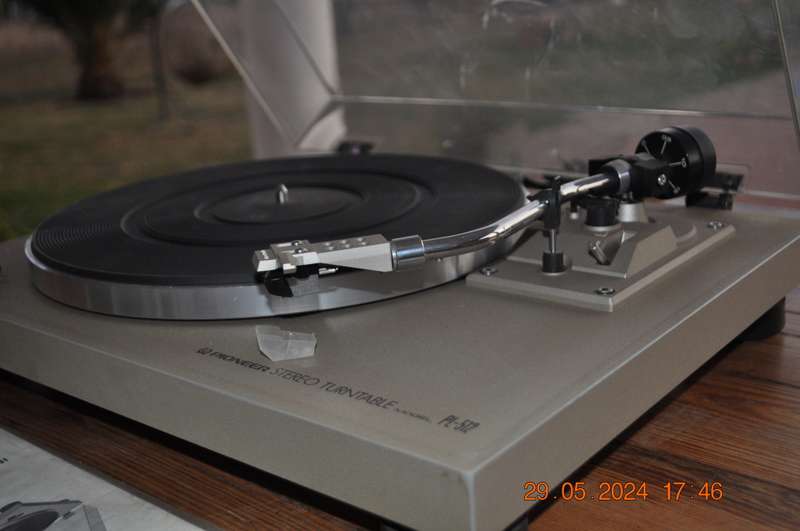 Pioneer PL-512 Turntable